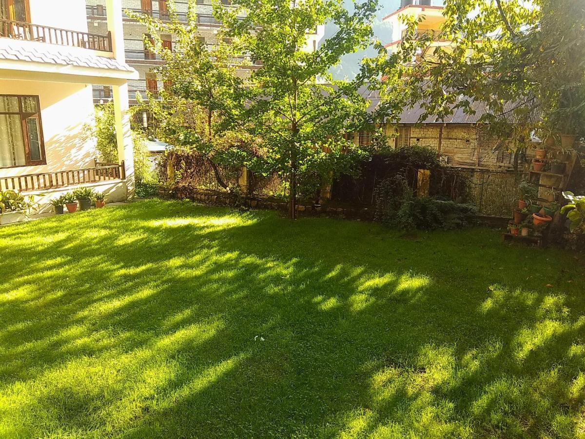Hotel Rising Star Near To Mall Road #budgetfriendly #bigrooms #garden #bonfire #parking #forestview #mountainview 4*