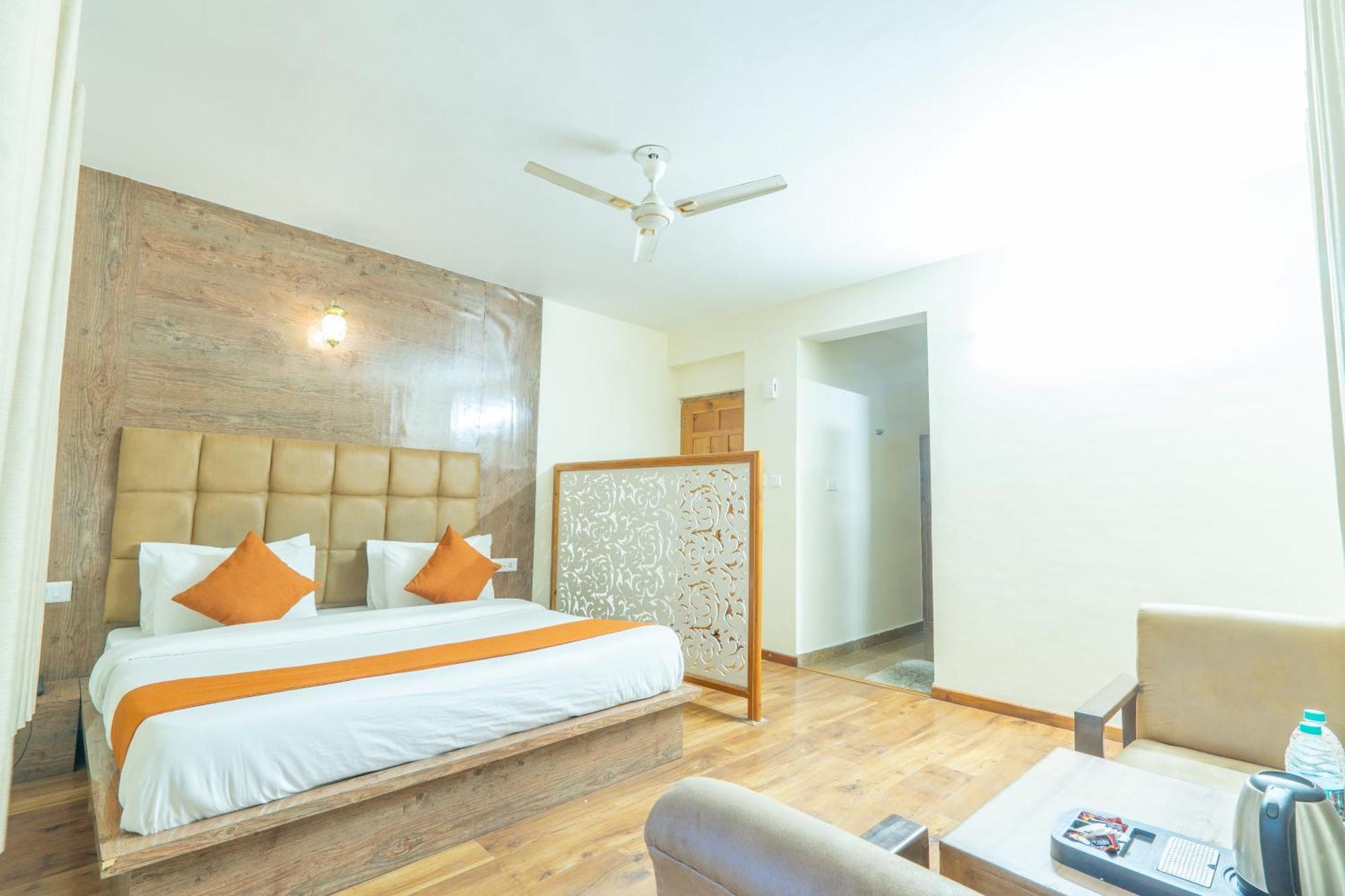 Rising Star Near To Mall Road #budgetfriendly #bigrooms #garden #bonfire #parking #forestview #mountainview